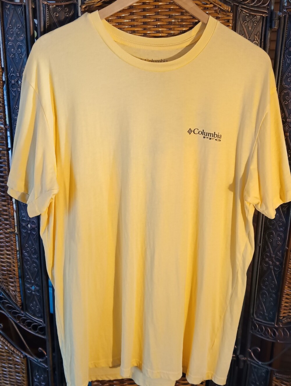 Columbia Short-Sleeve Tee Sunny Yellow Chest Logo Fishing Outdoor Travel Mens XL